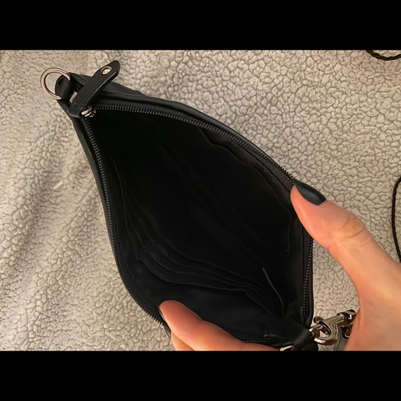 Coach wristlet - Picture 3 of 5